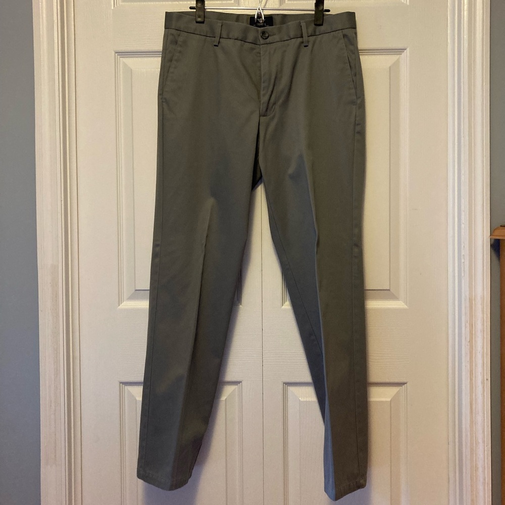 Like new men khakis